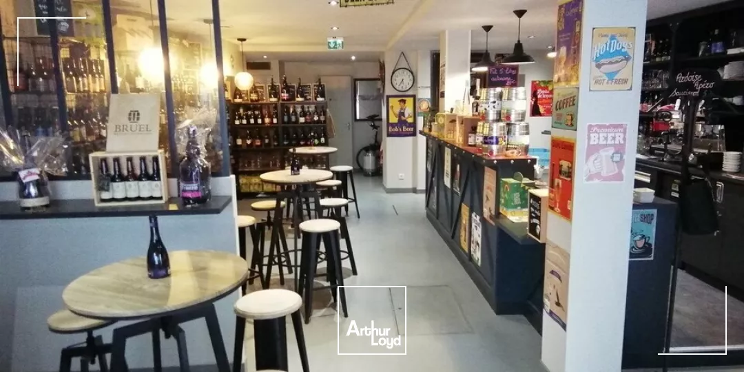 OPPORTUNITE ACHAT HYPER CENTRE NIORT BAR AVEC LOGEMENT ET TERRASSE