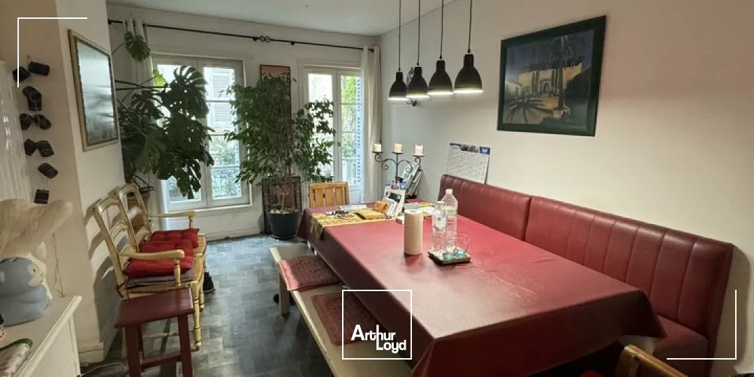 OPPORTUNITE ACHAT HYPER CENTRE NIORT BAR AVEC LOGEMENT ET TERRASSE