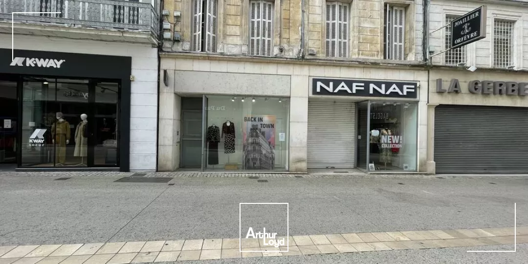 NIORT BEL EMPLACEMENT RUE PREMIUM HYPER CENTRE