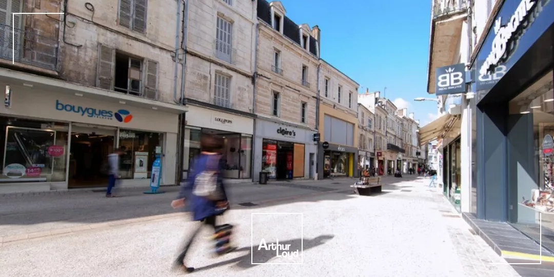 NIORT BEL EMPLACEMENT RUE PREMIUM HYPER CENTRE