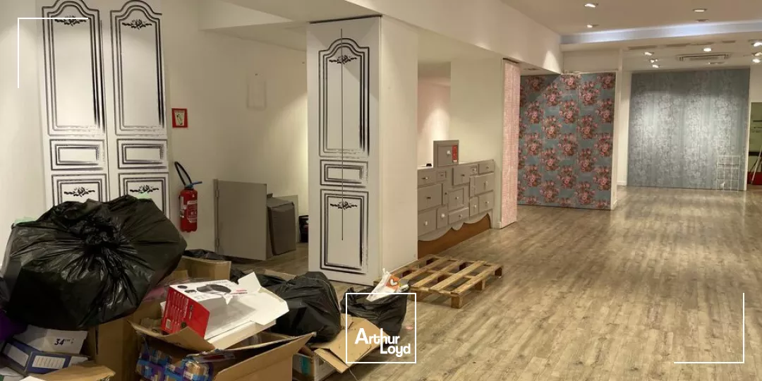 NIORT BEL EMPLACEMENT RUE PREMIUM HYPER CENTRE