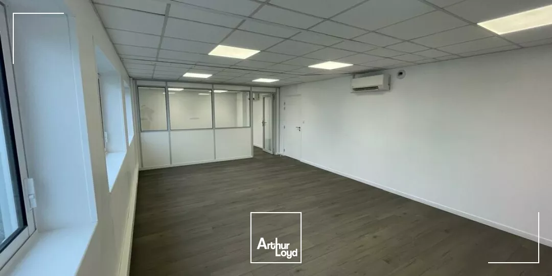 A LOUER BUREAU DE 43 m² AU ESSARTS EN BOCAGE