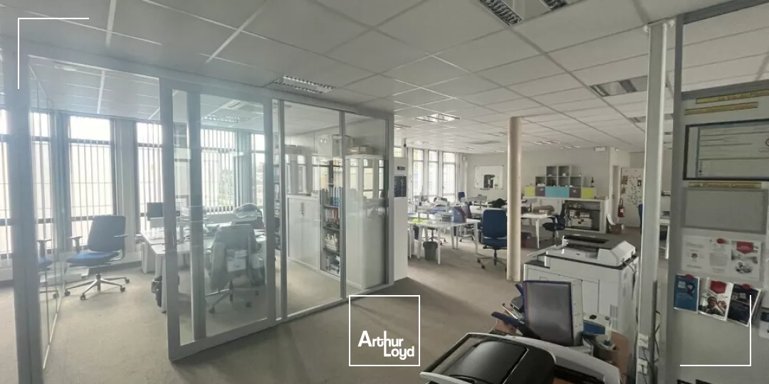 BUREAUX À LOUER POITIERS GARE - IMMEUBLE RECENT - 317m²