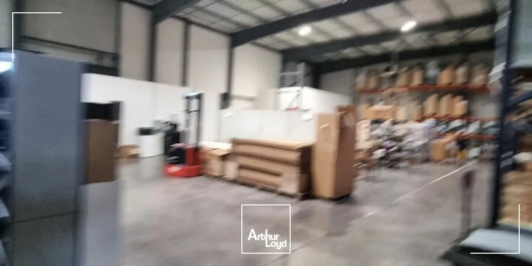 LOCAL COMMERCIAL PROFESSIONNEL RECENT AU BORD DE L'AXE ROUTIER POITIERS - CHÂTELLERAULT 