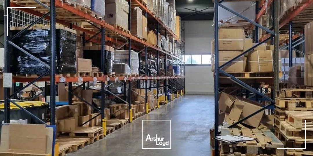 LOCAL COMMERCIAL PROFESSIONNEL RECENT AU BORD DE L'AXE ROUTIER POITIERS - CHÂTELLERAULT 