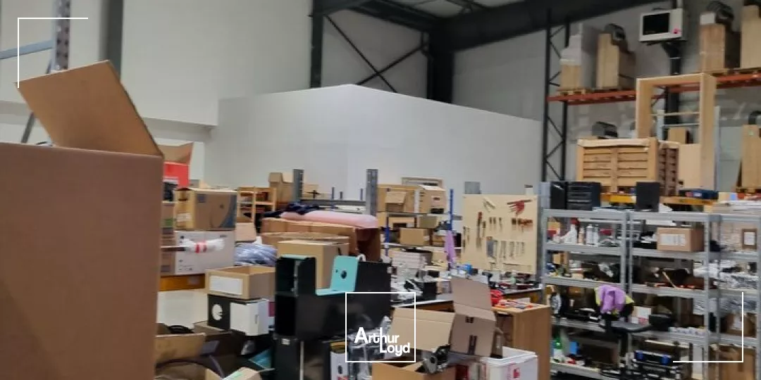 LOCAL COMMERCIAL PROFESSIONNEL RECENT AU BORD DE L'AXE ROUTIER POITIERS - CHÂTELLERAULT 