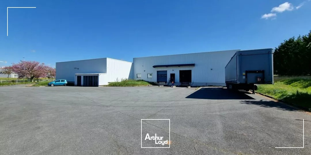 À VENDRE - LOCAL D'ACTIVITÉ IDÉAL STOCKAGE MESSAGERIE - ZA FUTUROSCOPE