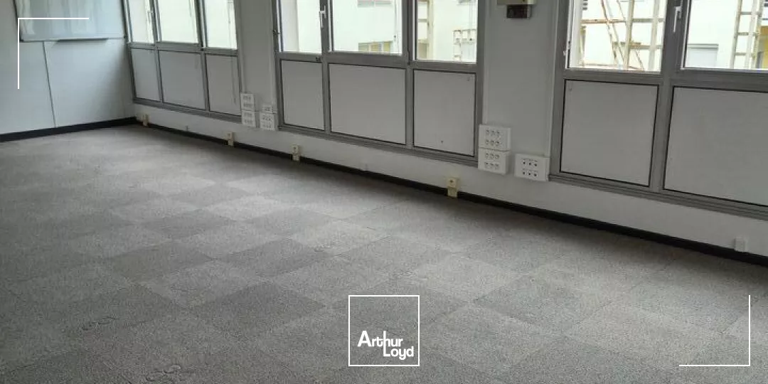 IMPLANTEZ VOTRE ACTIVITÉ AU CUR DE NIORT DANS DES BUREAUX CLÉS EN MAIN, ACCESSIBLES ET PRÊTS À L'EMPLOI !