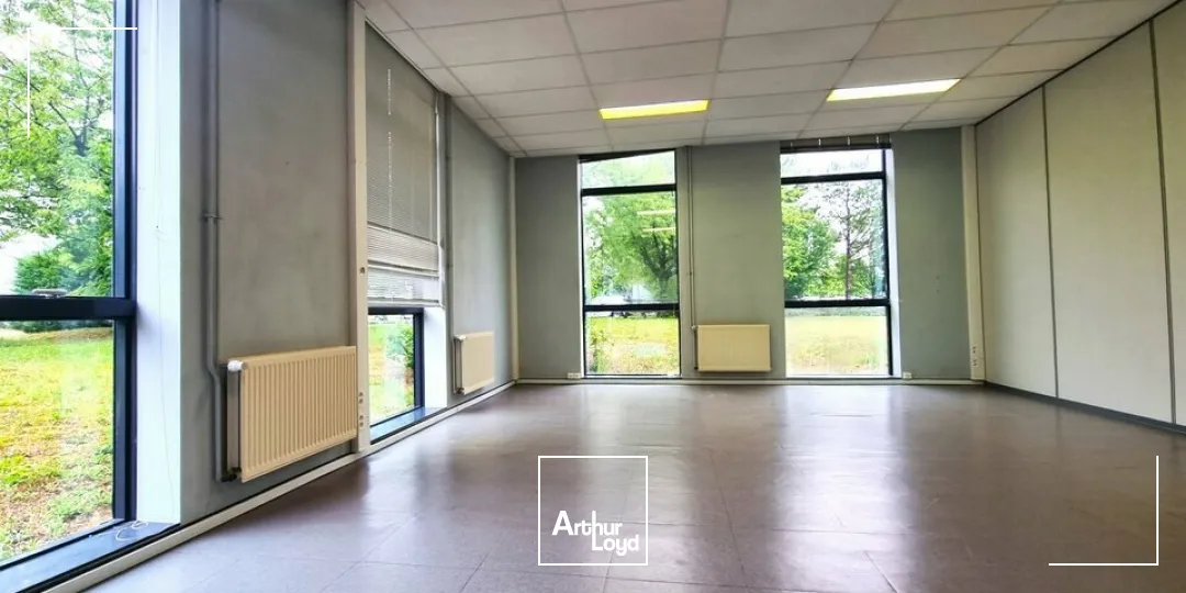 GRAND POITIERS - TECHNOPOLE DU FUTUROSCOPE BUREAUX A LOUER 46M² PROCHE ACCES ROUTIERS