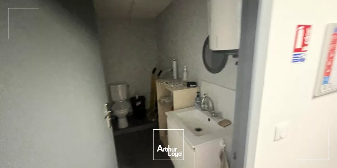 SPÉCIAL INVESTISSEUR - À VENDRE BUREAUX LOUÉS - LOCATAIRE 