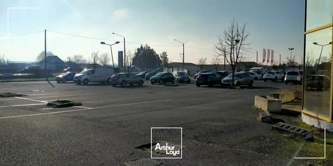 A LOUER LOCAL D'ACTIVITE SUR AXE POITIERS / CHATELLERAULT
