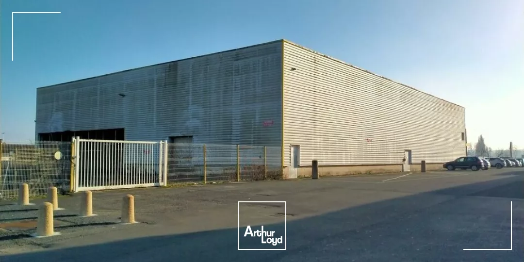 A LOUER LOCAL D'ACTIVITE SUR AXE POITIERS / CHATELLERAULT