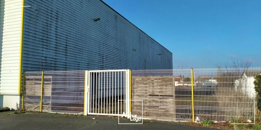 A LOUER LOCAL D'ACTIVITE SUR AXE POITIERS / CHATELLERAULT