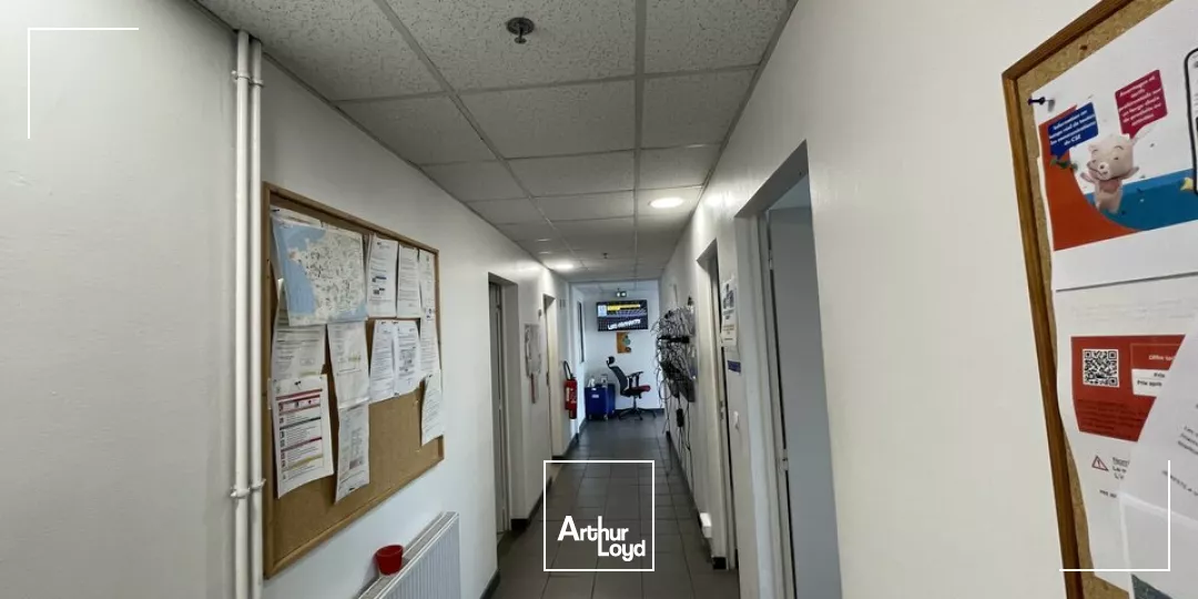 BUREAUX ET LOCAUX D'ACTIVITE 715m² A LOUER SUR CHATELLERAULT NORD 