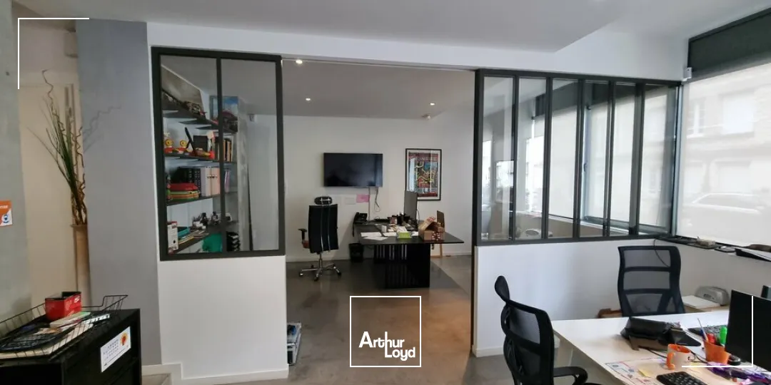 BUREAUX TYPE LOFT- CHARME ET PRESTATIONS DE QUALITÉ PROCHE GARE DE POITIERS - 238M²