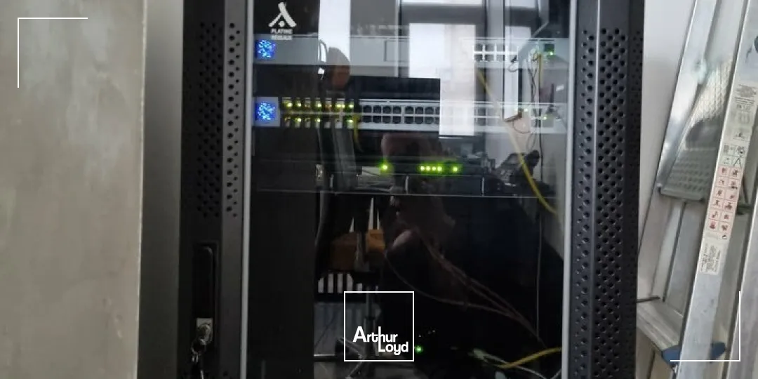 BUREAUX TYPE LOFT- CHARME ET PRESTATIONS DE QUALITÉ PROCHE GARE DE POITIERS - 238M²