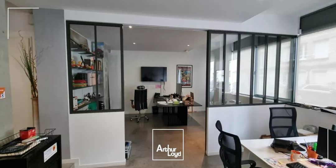 BUREAUX TYPE LOFT- CHARME ET PRESTATIONS DE QUALITÉ PROCHE GARE DE POITIERS - 238M²