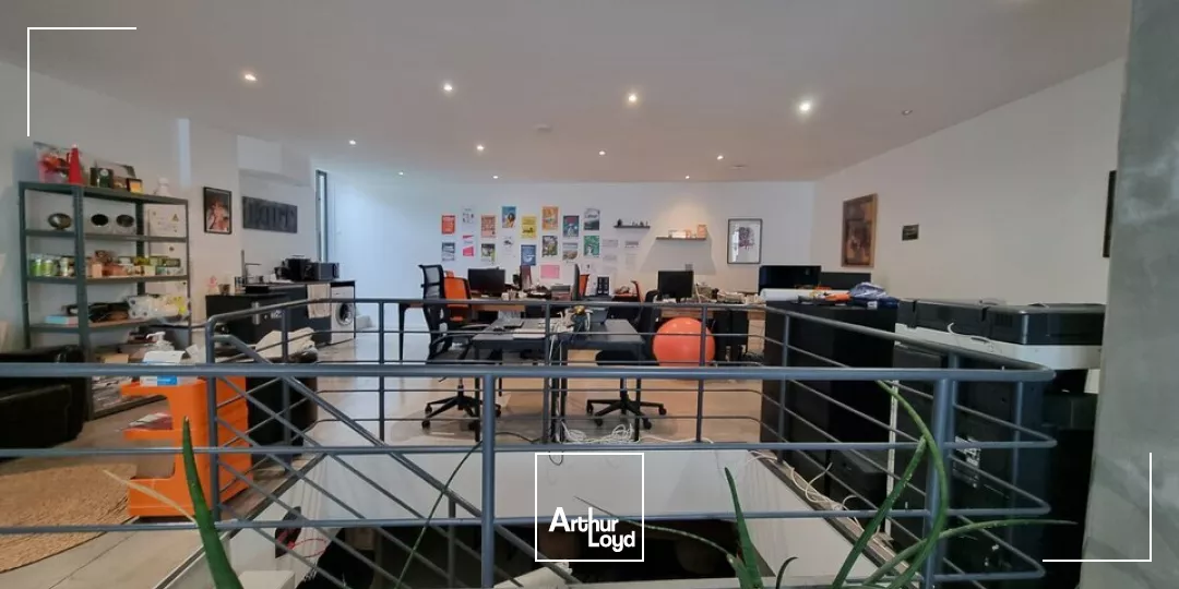 BUREAUX TYPE LOFT- CHARME ET PRESTATIONS DE QUALITÉ PROCHE GARE DE POITIERS - 238M²