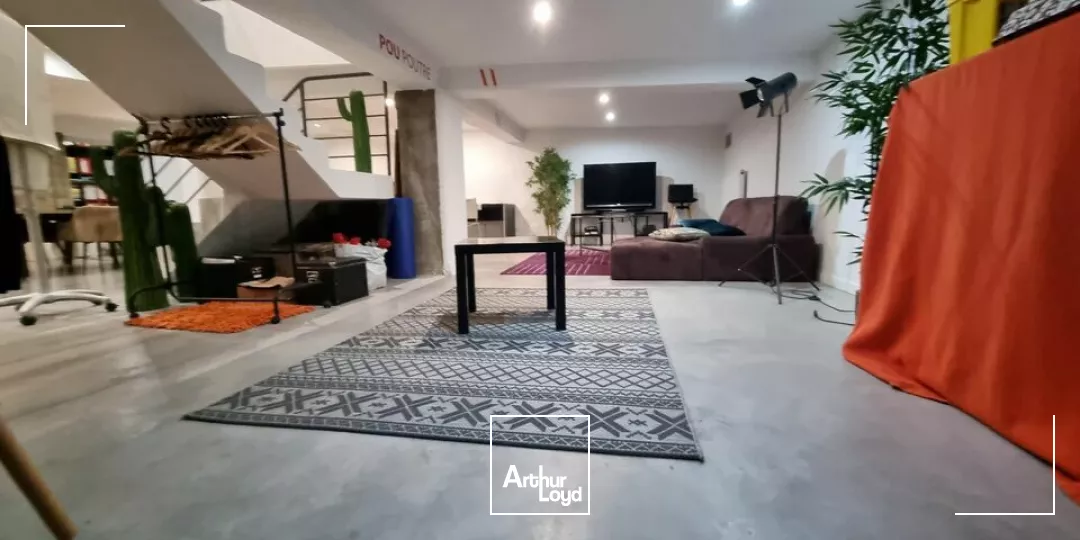 BUREAUX TYPE LOFT- CHARME ET PRESTATIONS DE QUALITÉ PROCHE GARE DE POITIERS - 238M²