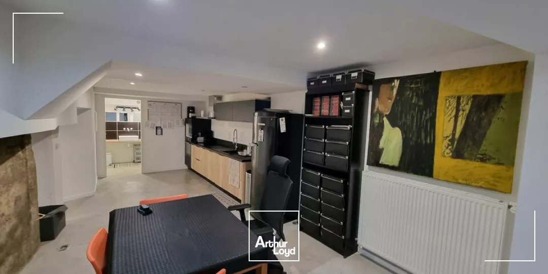 BUREAUX TYPE LOFT- CHARME ET PRESTATIONS DE QUALITÉ PROCHE GARE DE POITIERS - 238M²