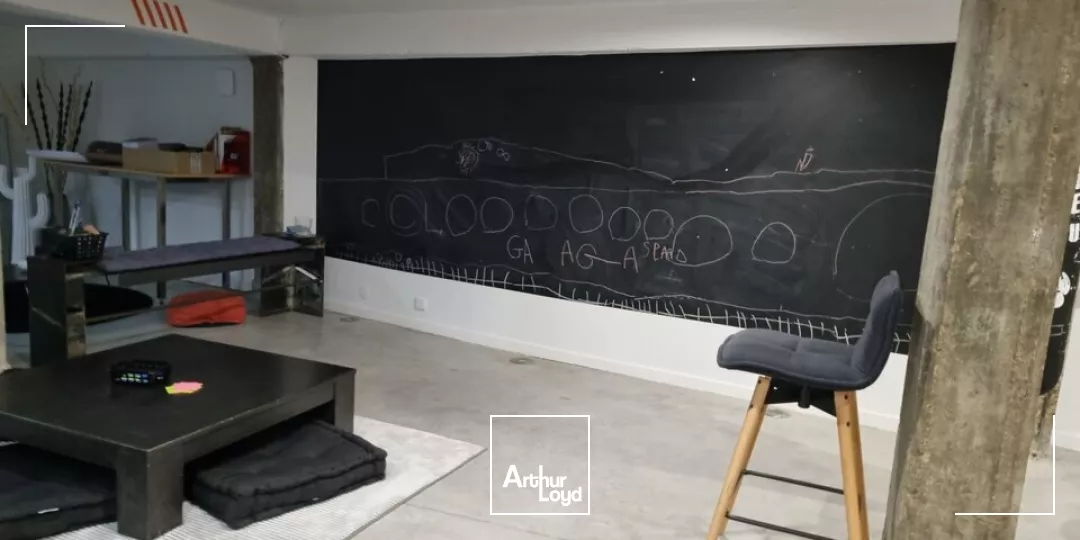 BUREAUX TYPE LOFT- CHARME ET PRESTATIONS DE QUALITÉ PROCHE GARE DE POITIERS - 238M²