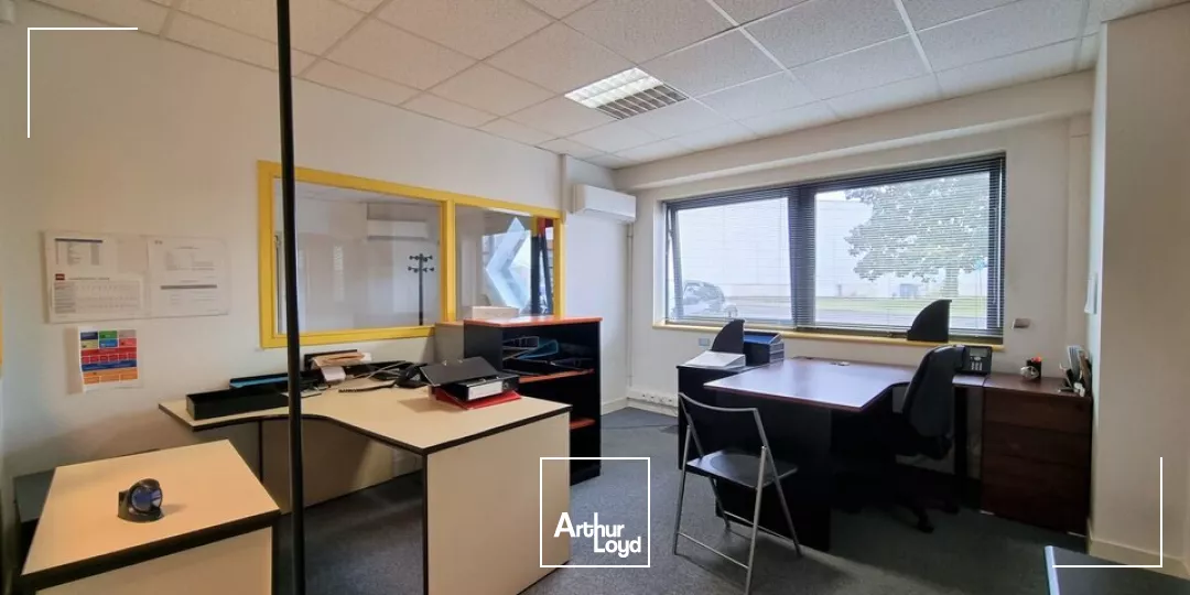 SAINT BENOIT GRAND LARGE POLYCLINIQUE - BUREAUX A LOUER 155m²