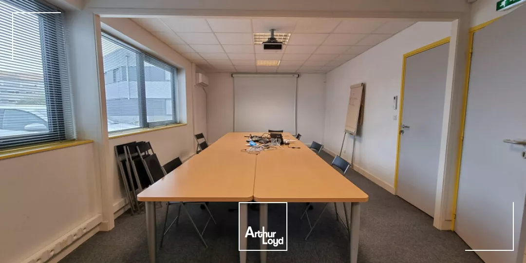 SAINT BENOIT GRAND LARGE POLYCLINIQUE - BUREAUX A LOUER 155m²