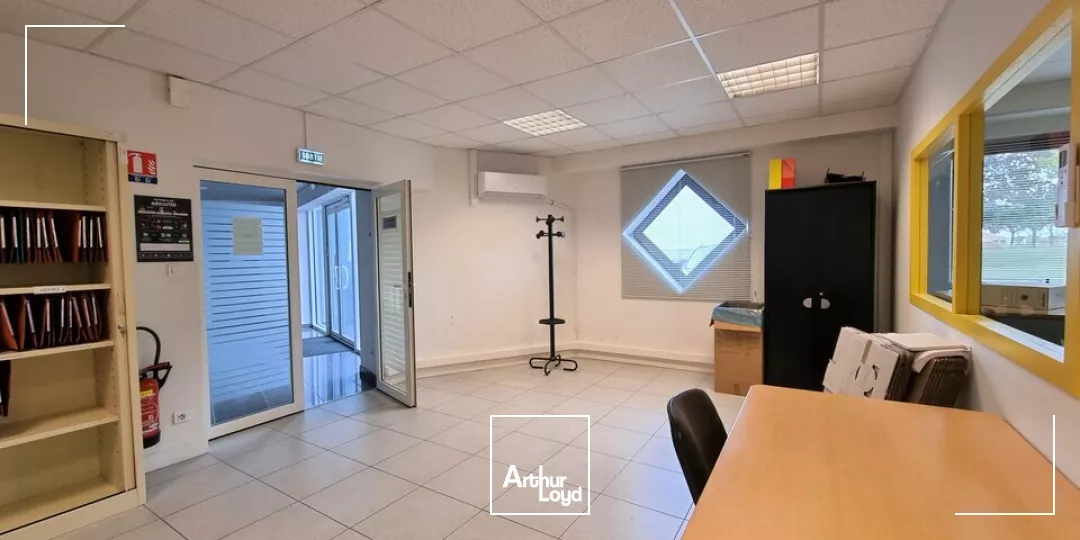 SAINT BENOIT GRAND LARGE POLYCLINIQUE - BUREAUX A LOUER 155m²