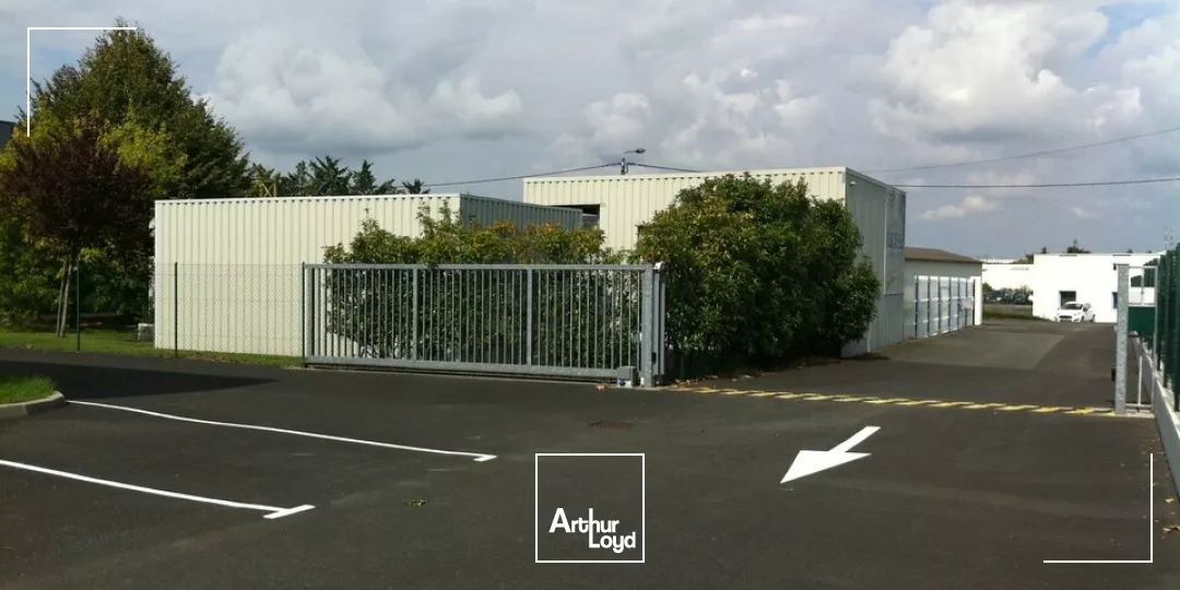 A LOUER EN PLEIN COEUR DE LA ZONE MENDES FRANCE 100m2 BUREAUX AVEC PARKING FACIL D'ACCES