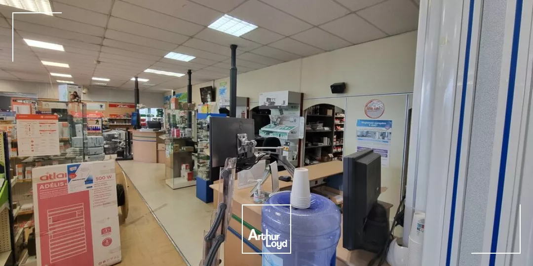 A LOUER LOCAL COMMERCIAL DE 340M² - ZONE NORD GRAND CHATELLERAULT