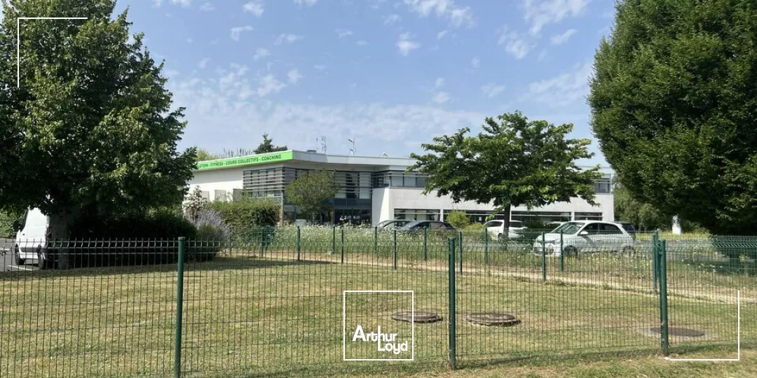 IMMEUBLE D'INVESTISSEMENT POITIERS - 1100 m2