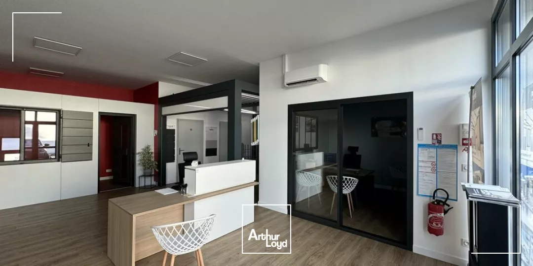 A LOUER ZONE TERRE DE SPORT NIORT LOCAL COMMERCIAL FACILE D'ACCES 107m2