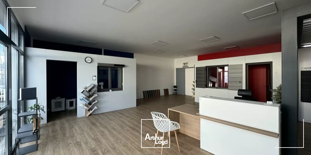 A LOUER ZONE TERRE DE SPORT NIORT LOCAL COMMERCIAL FACILE D'ACCES 107m2