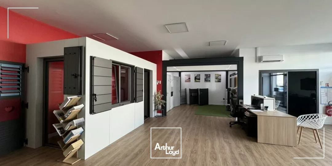 A LOUER ZONE TERRE DE SPORT NIORT LOCAL COMMERCIAL FACILE D'ACCES 107m2