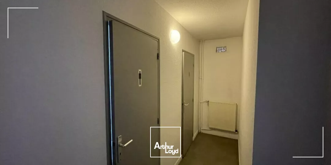 100M² BUREAUX PROCHE DE LA GARE AVEC PARKING CLOS 