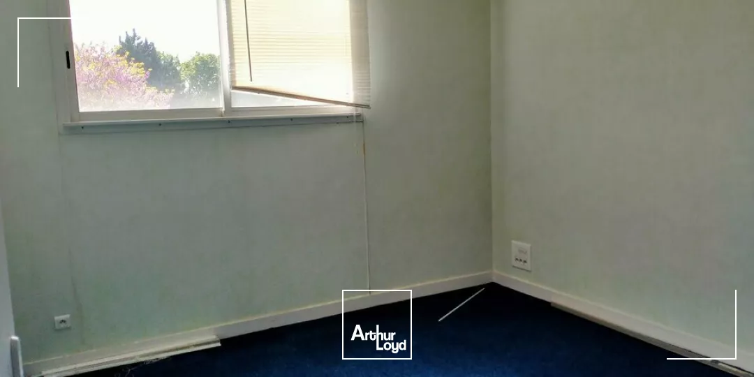 A VENDRE 480M² BUREAU COMMERCIAL POITIERS NORD - ZONE COMMERCIALE LES PORTES DU FUTUR