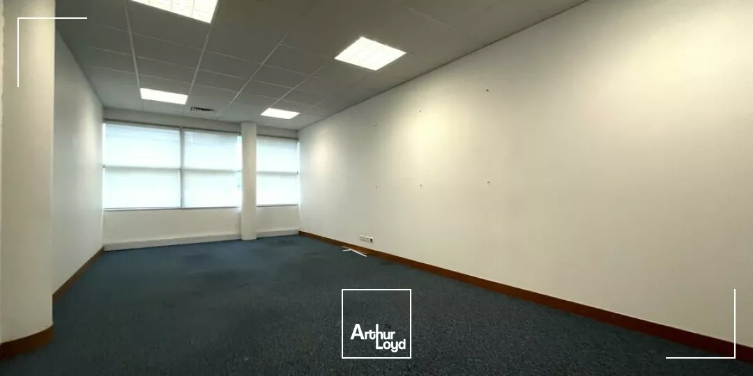 PETITE SURFACE TECHNOPOLE DU FUTUROSCOPE - BUREAUX A LOUER 30m² - GRAND POITIERS 