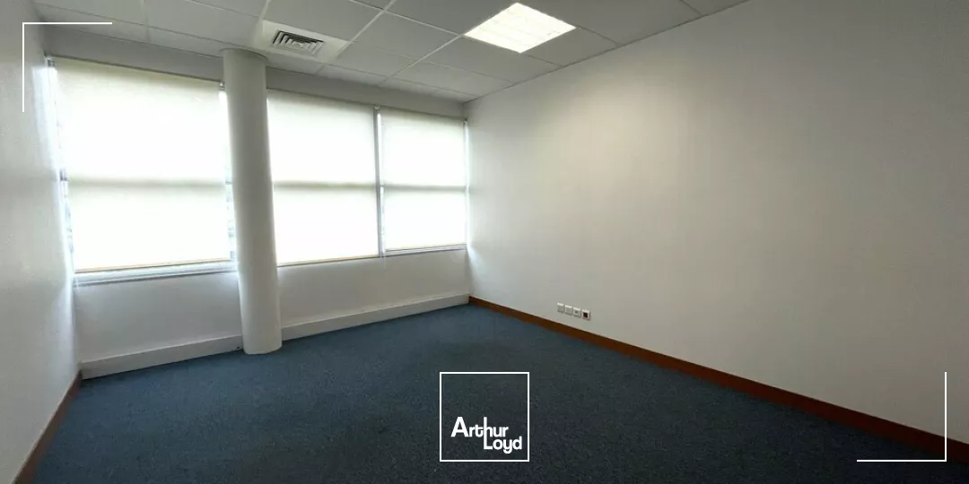 PETITE SURFACE TECHNOPOLE DU FUTUROSCOPE - BUREAUX A LOUER 34m² - GRAND POITIERS 