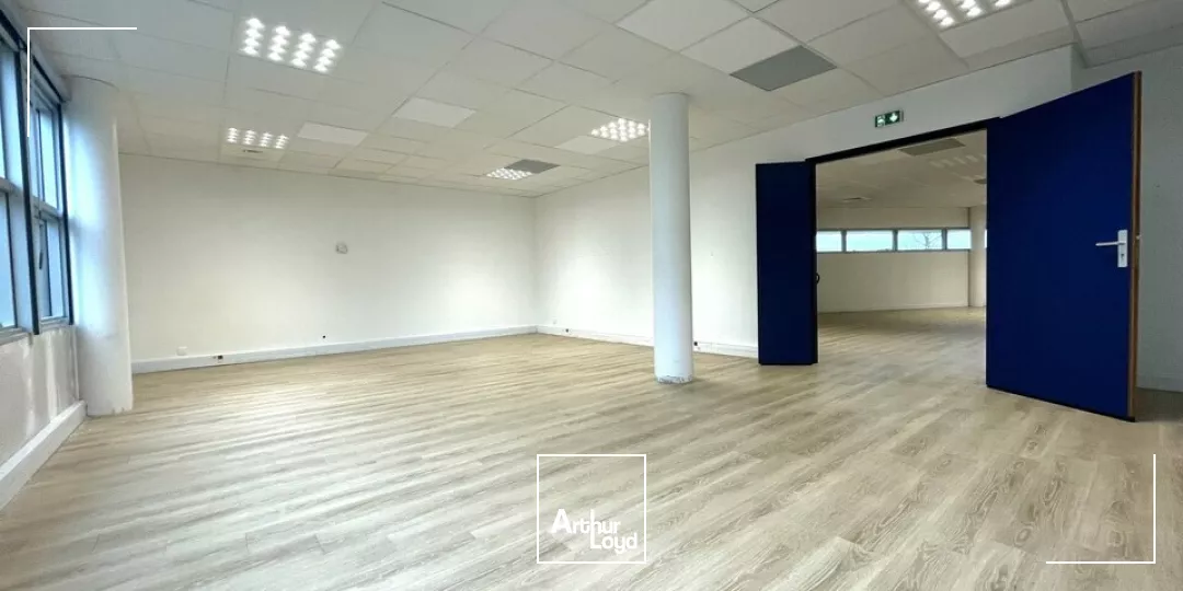 TECHNOPOLE DU FUTUROSCOPE - BUREAUX A LOUER 159m² - GRAND OPENSPACE - GRAND POITIERS 