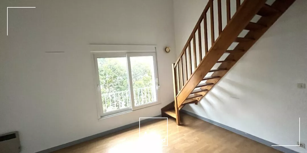 A LOUER BUREAU 73M2 POITIERS CENTRE VILLE AVEC PLACES DE STATIONNEMENT