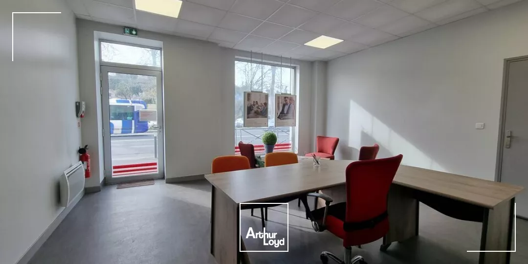 POITIERS RENTABILITE EXCEPTIONNELLE - BUREAUX A VENDRE PORTE DE PARIS - 430M²
