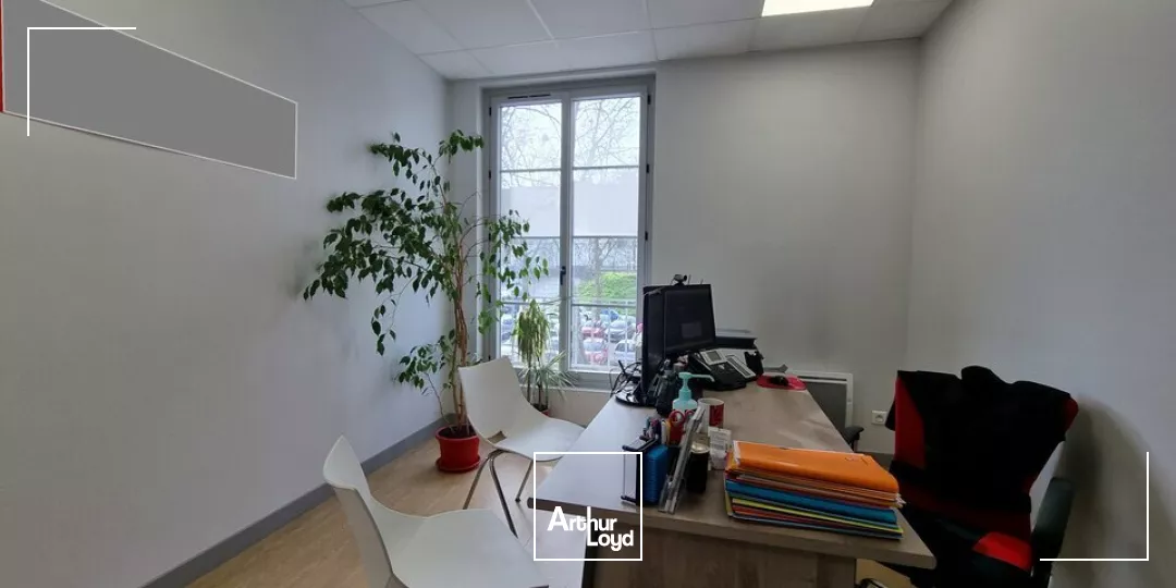 POITIERS RENTABILITE EXCEPTIONNELLE - BUREAUX A VENDRE PORTE DE PARIS - 430M²