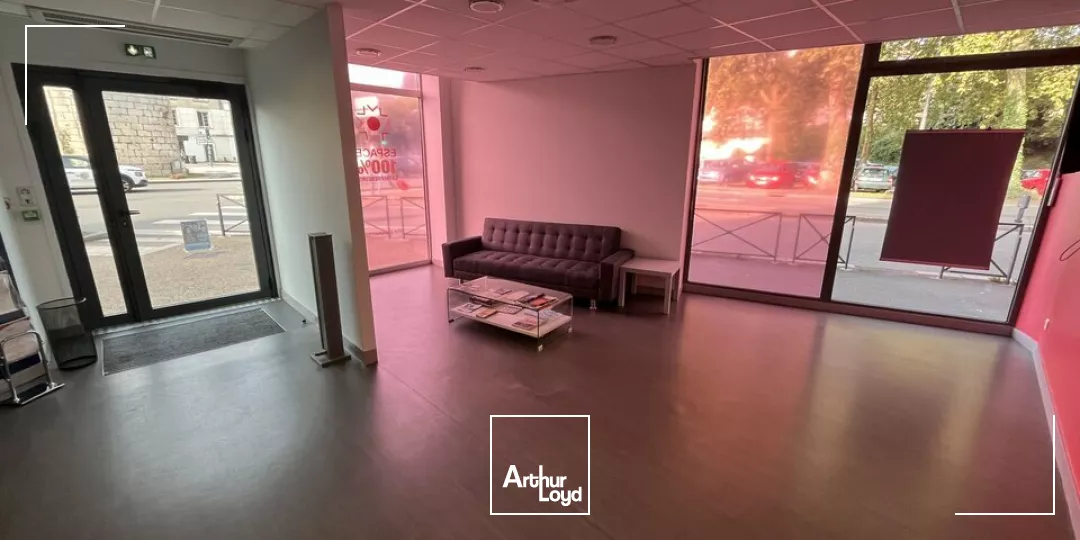 POITIERS RENTABILITE EXCEPTIONNELLE - BUREAUX A VENDRE PORTE DE PARIS - 430M²