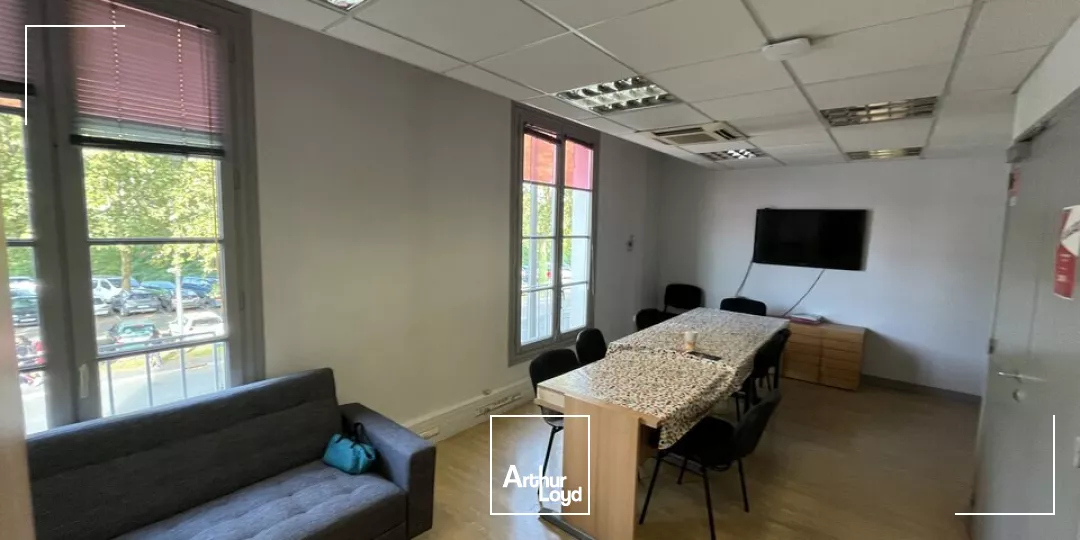 POITIERS RENTABILITE EXCEPTIONNELLE - BUREAUX A VENDRE PORTE DE PARIS - 430M²