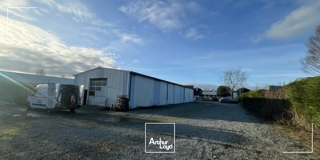 A LOUER BATIMENT D'ACTIVITÉ 300M2 - NIORT ZONE SAINT LIGUAIRE 
