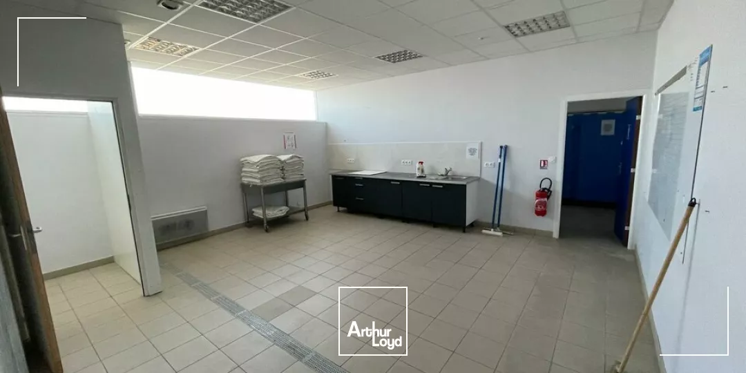 LOCAL D'ACTI 540m² - À LOUER  LES SABLES-D'OLONNE