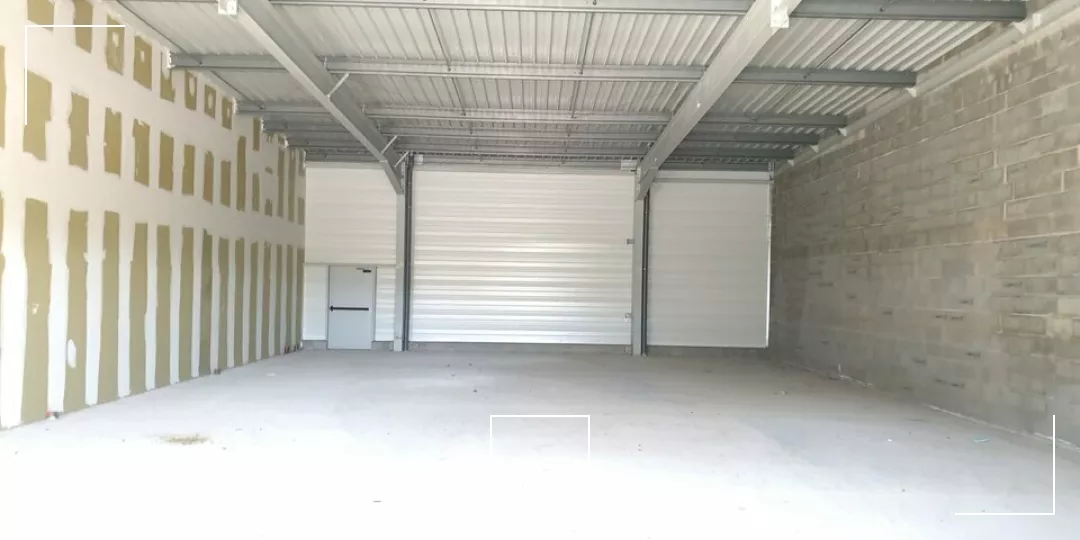 CELLULE COMMERCIALE DE 300 M2 AZAY LE BRULE 79