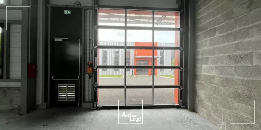 OPPORTUNITÉ RARE À NIORT : LOCAL D'ACTIVITÉ NEUF DE 235 M² DANS UN PARC SÉCURISÉ, AU CUR DE LA ZONE MENDÈS FRANCE.