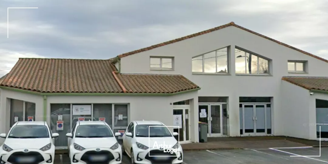 DÉVELOPPEZ VOTRE ENTREPRISE DANS UN ENVIRONNEMENT CALME ET ACCESSIBLE  BUREAUX DE 152 M² À LOUER À NIORT.