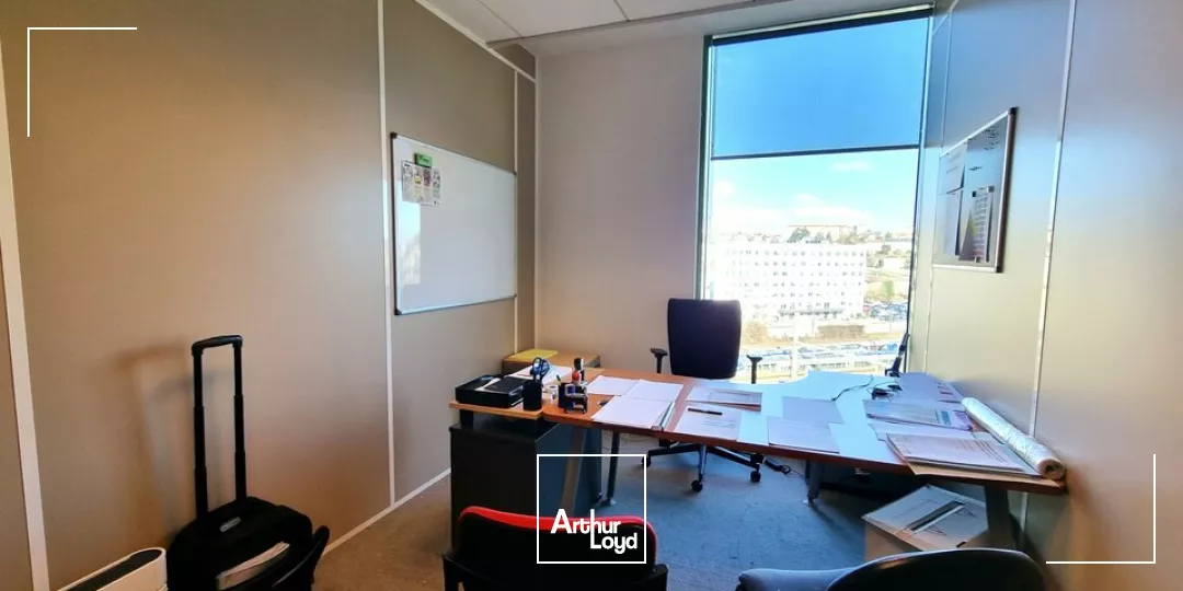 POITIERS GARE CENTRE VILLE - TRES BEAUX BUREAUX A LOUER A PARTIR DE 22M² JUSQU'A 37M²